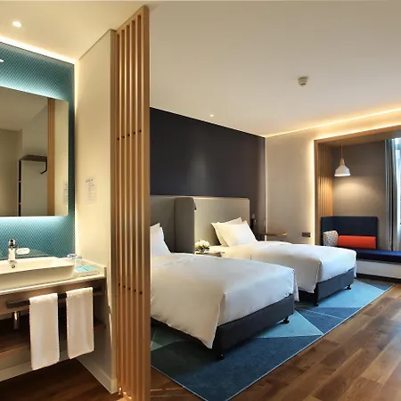 Holiday Inn Express Guilin City Center By Ihg Exterior photo