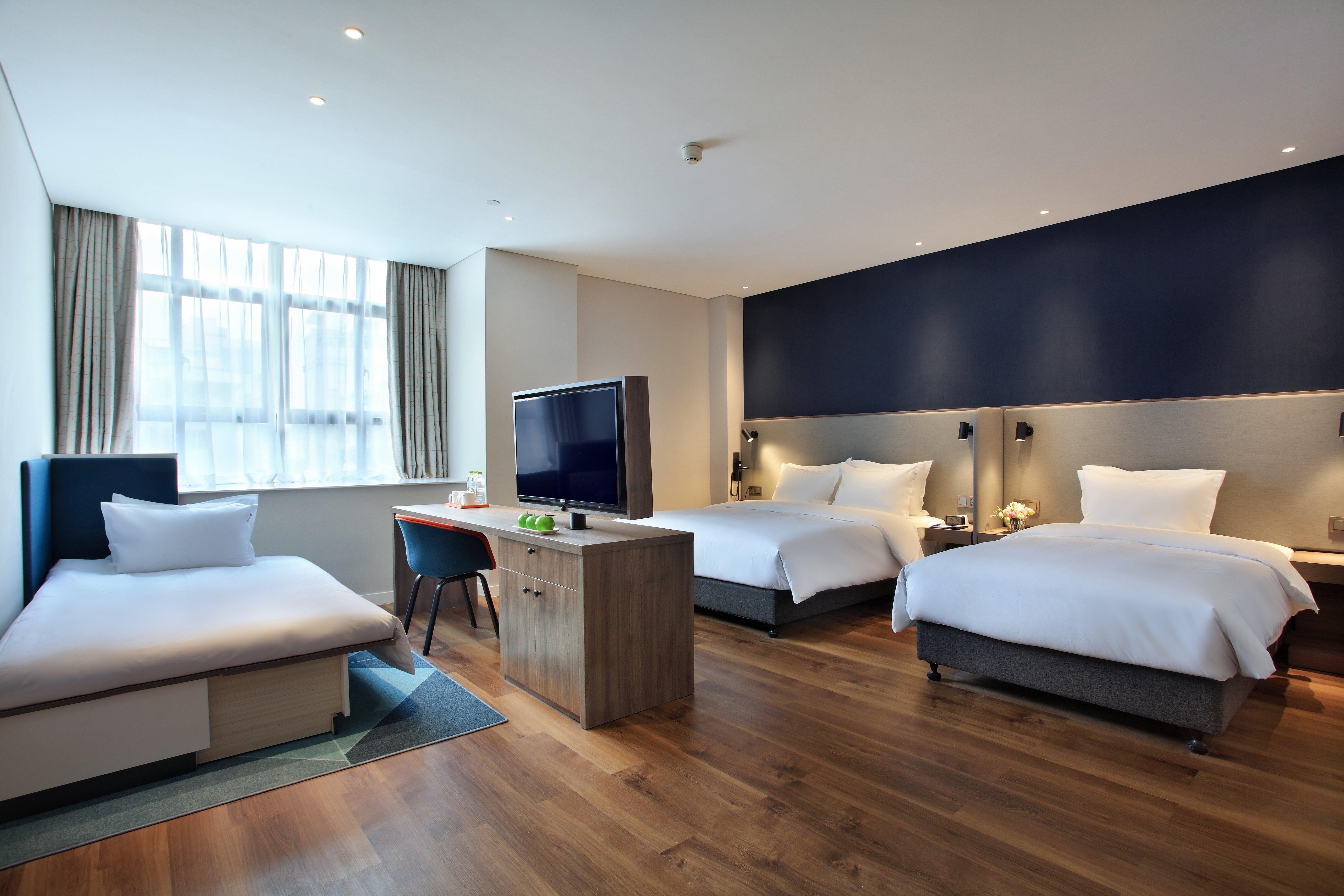 Hotel Express Center By Ihg 4*