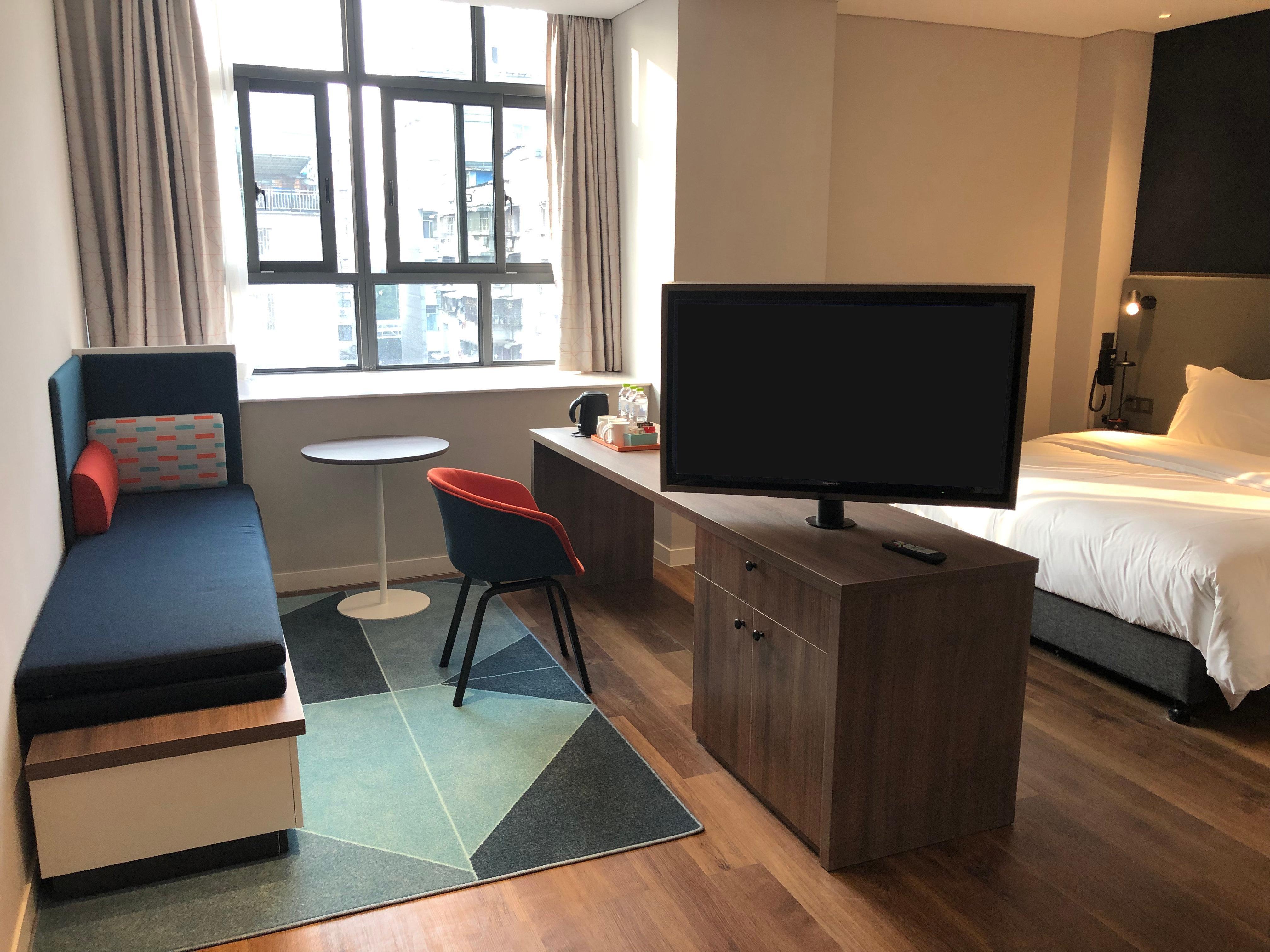 Hotel Express Center By Ihg 4*
