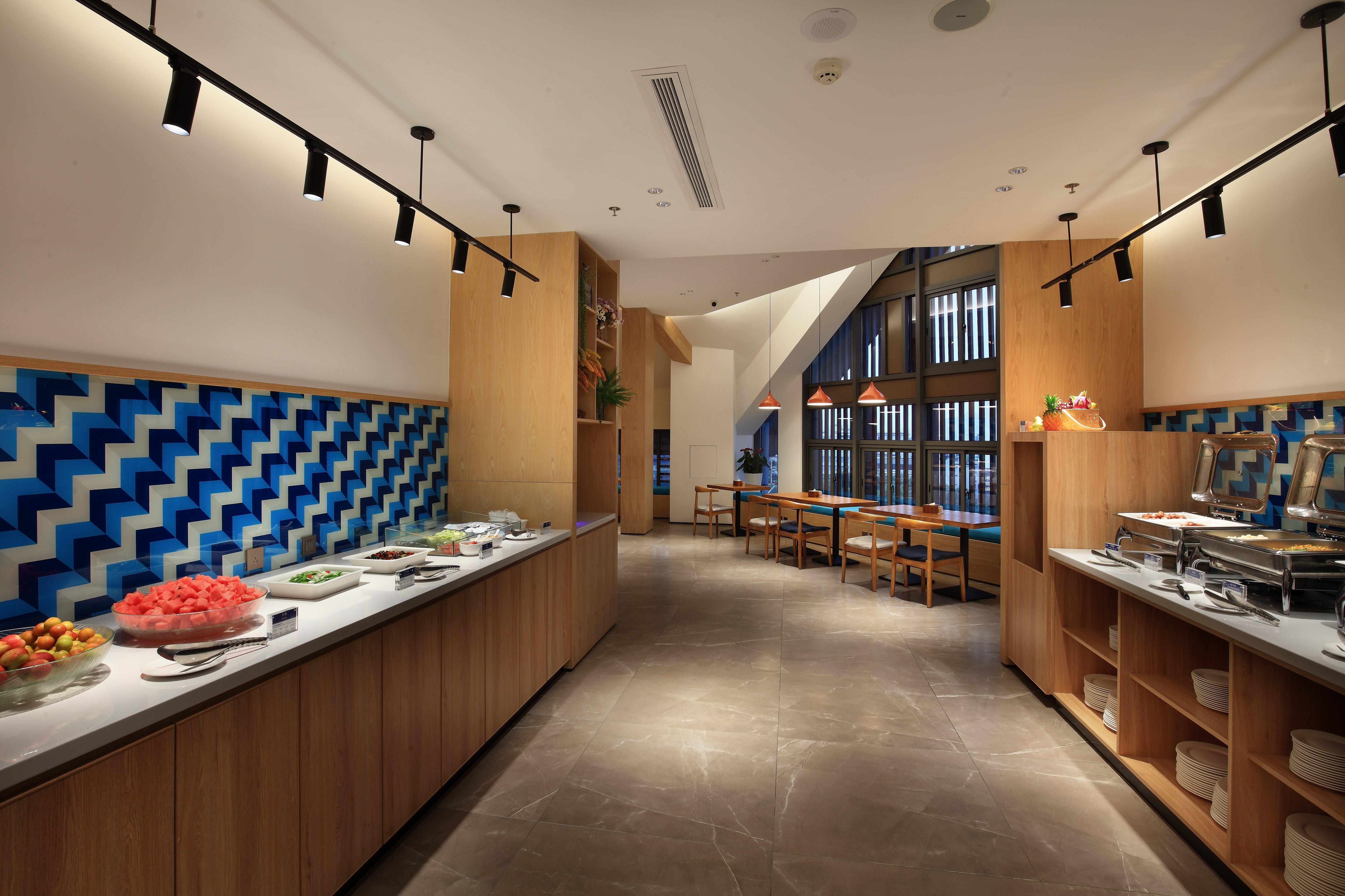 Express Center By Ihg 4*
