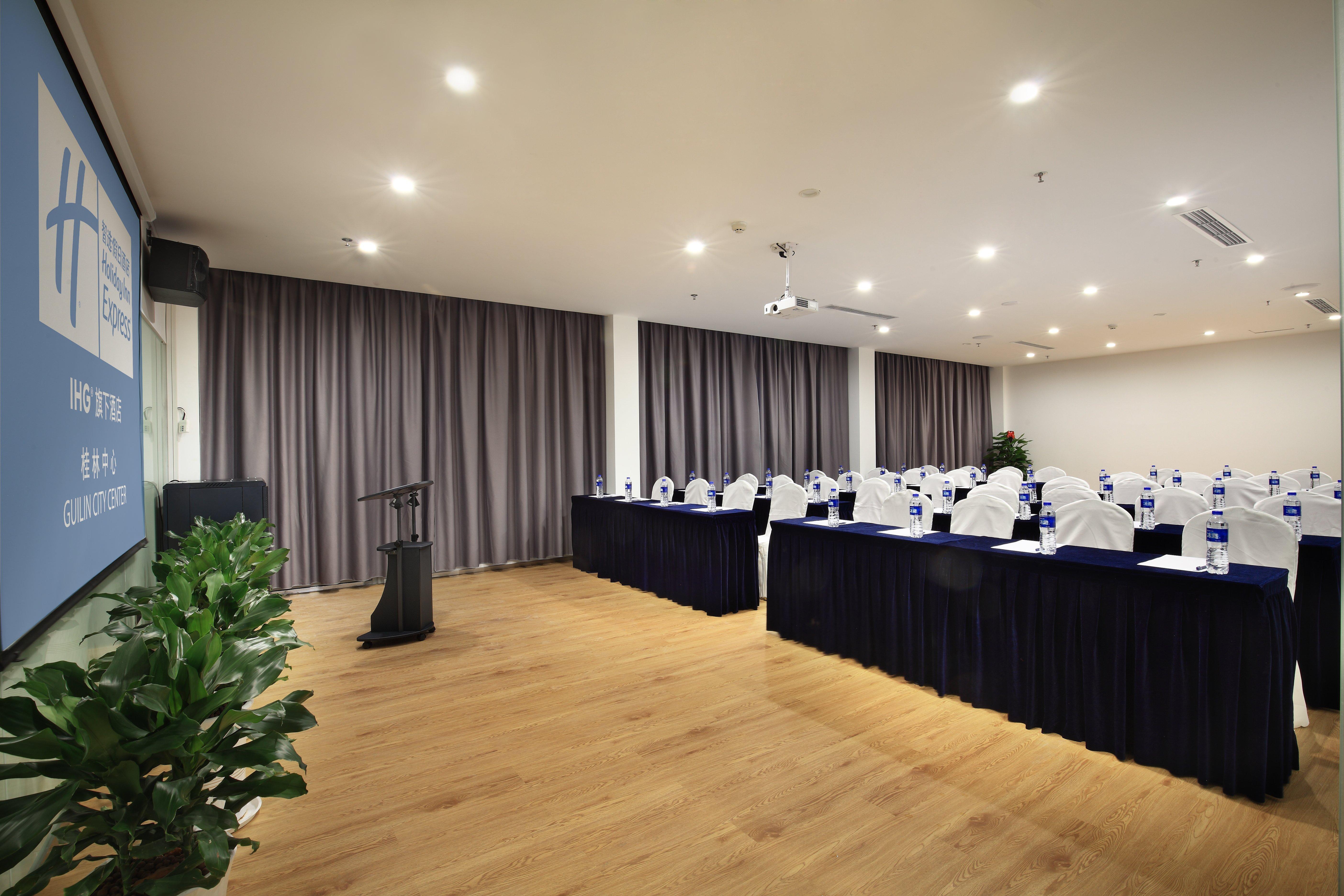 Express Center By Ihg